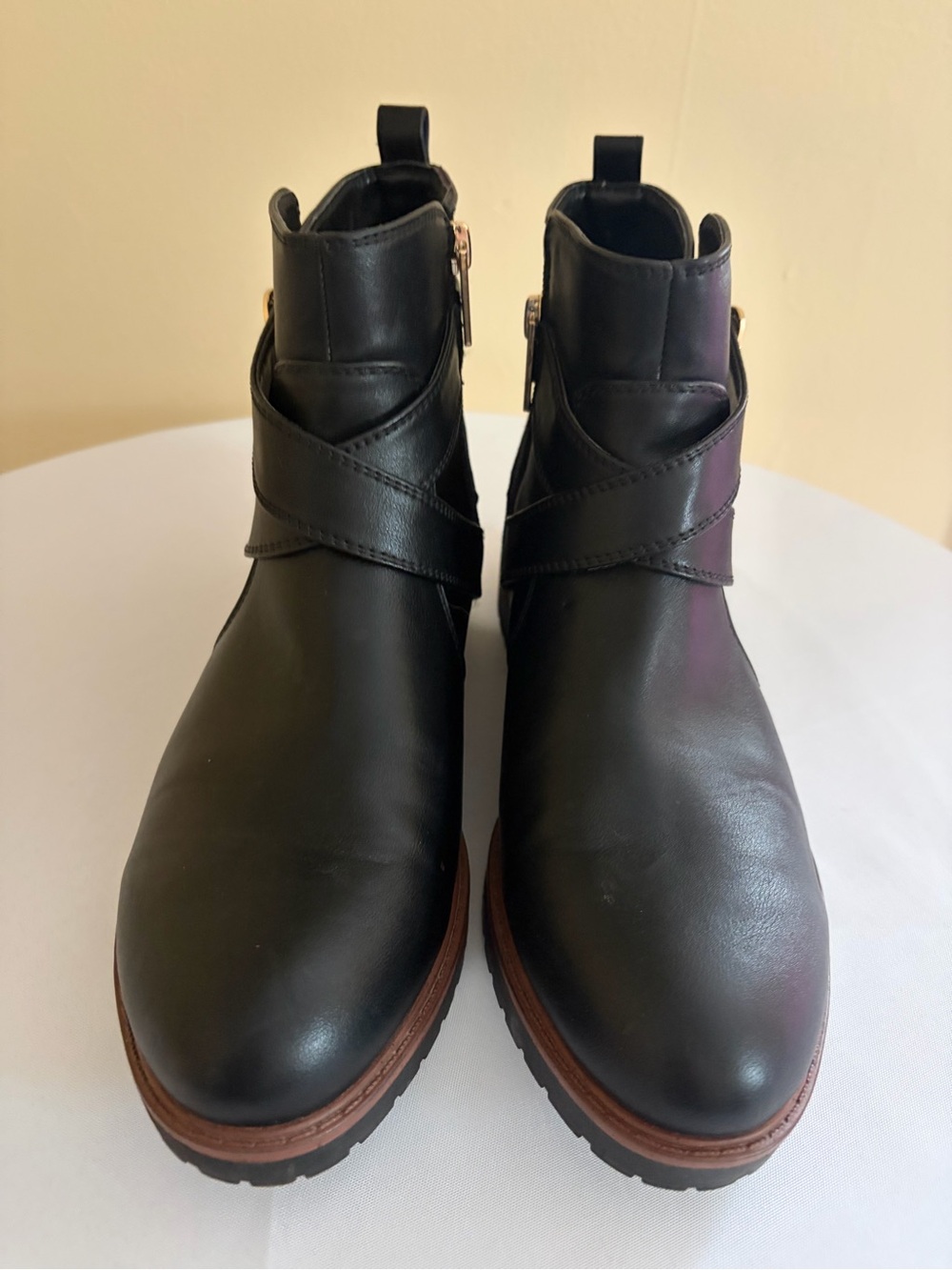 Tommy Hilfiger Black Leather Strap Ankle Boots with Gold Logo - Picture 2 of 7